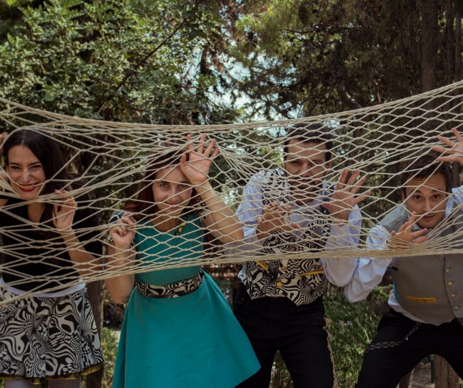 "Το κορίτσι που επιμένει" έρχεται στο θέατρο Άλφα.Ιδέα